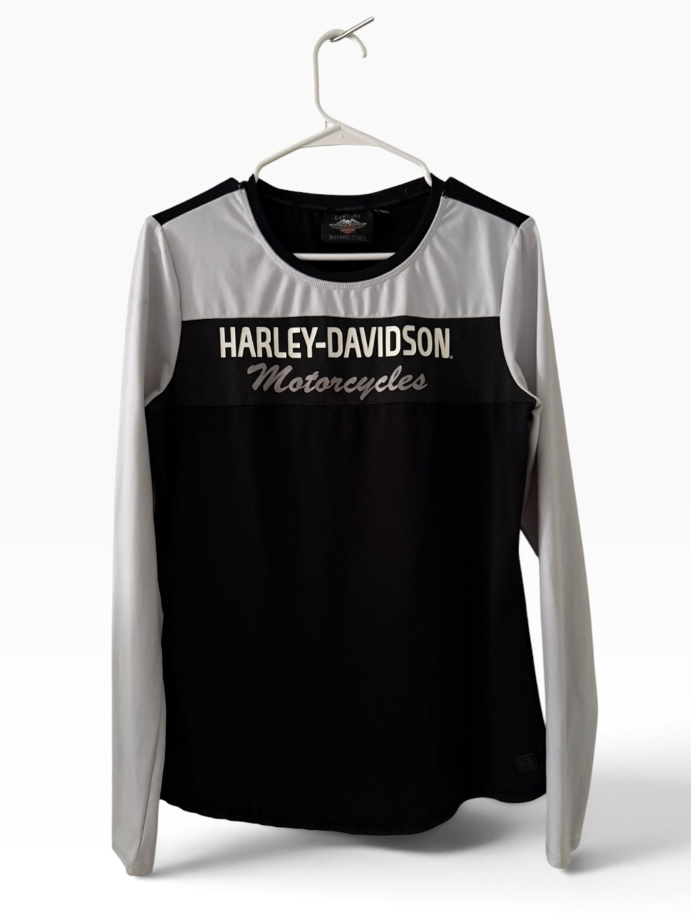 Harley-Davidson Motorcycles Black and White Long Sleeve Graphic Tee Relaxed Fit